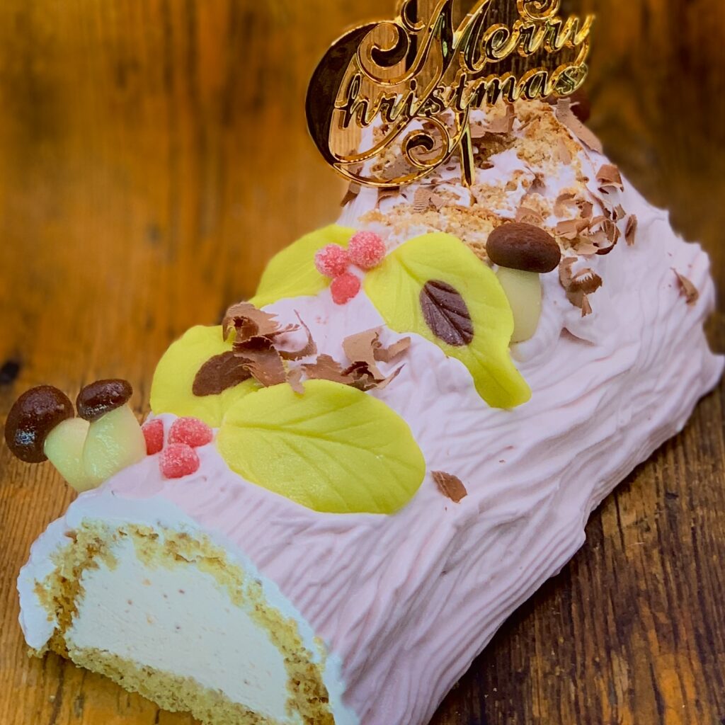 クリスマスケーキ ビュッシュ・オ・フレーズ 菊川市ケーキ屋 パティスリーアンベリー